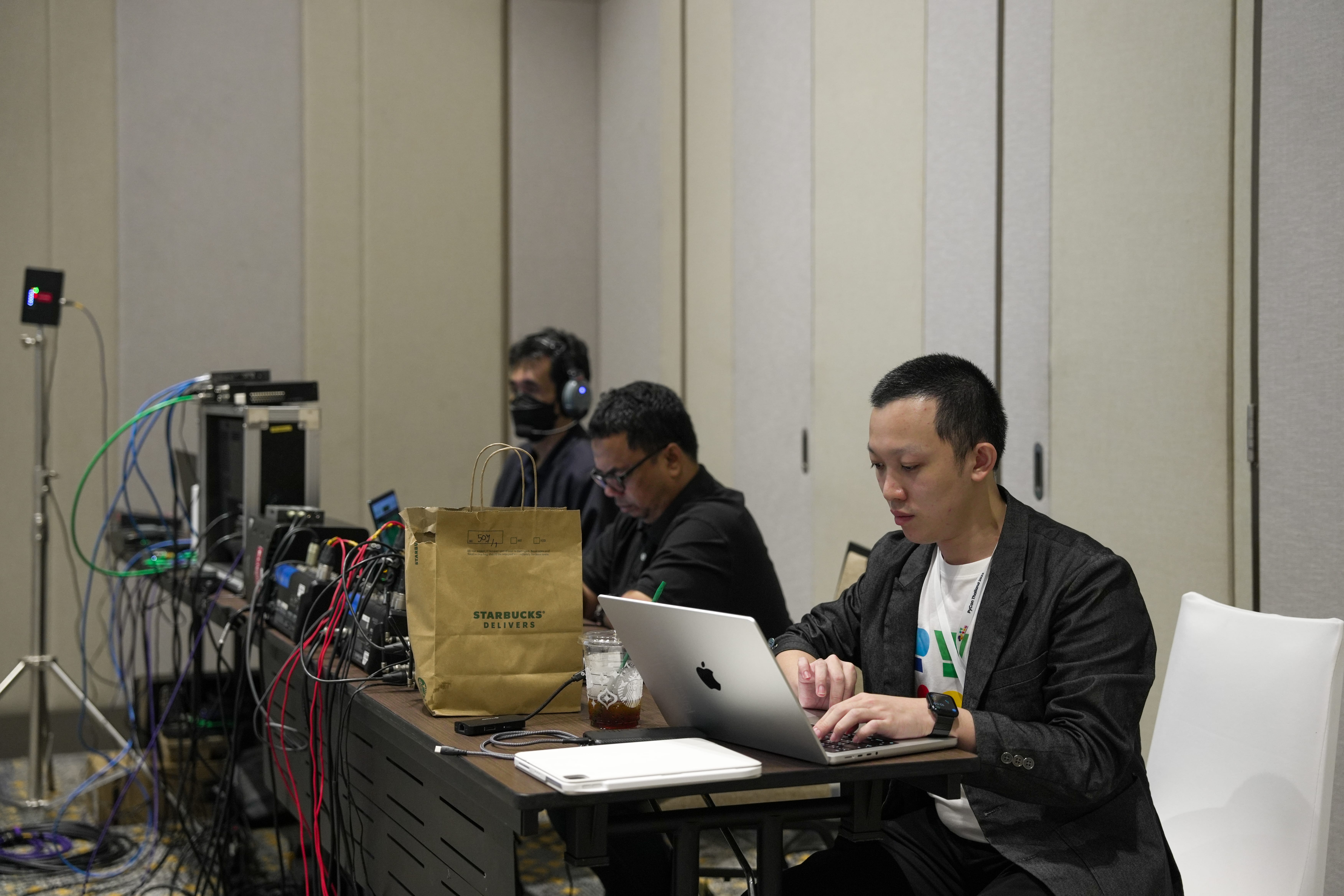 PyConTH 2023 - Job is coding